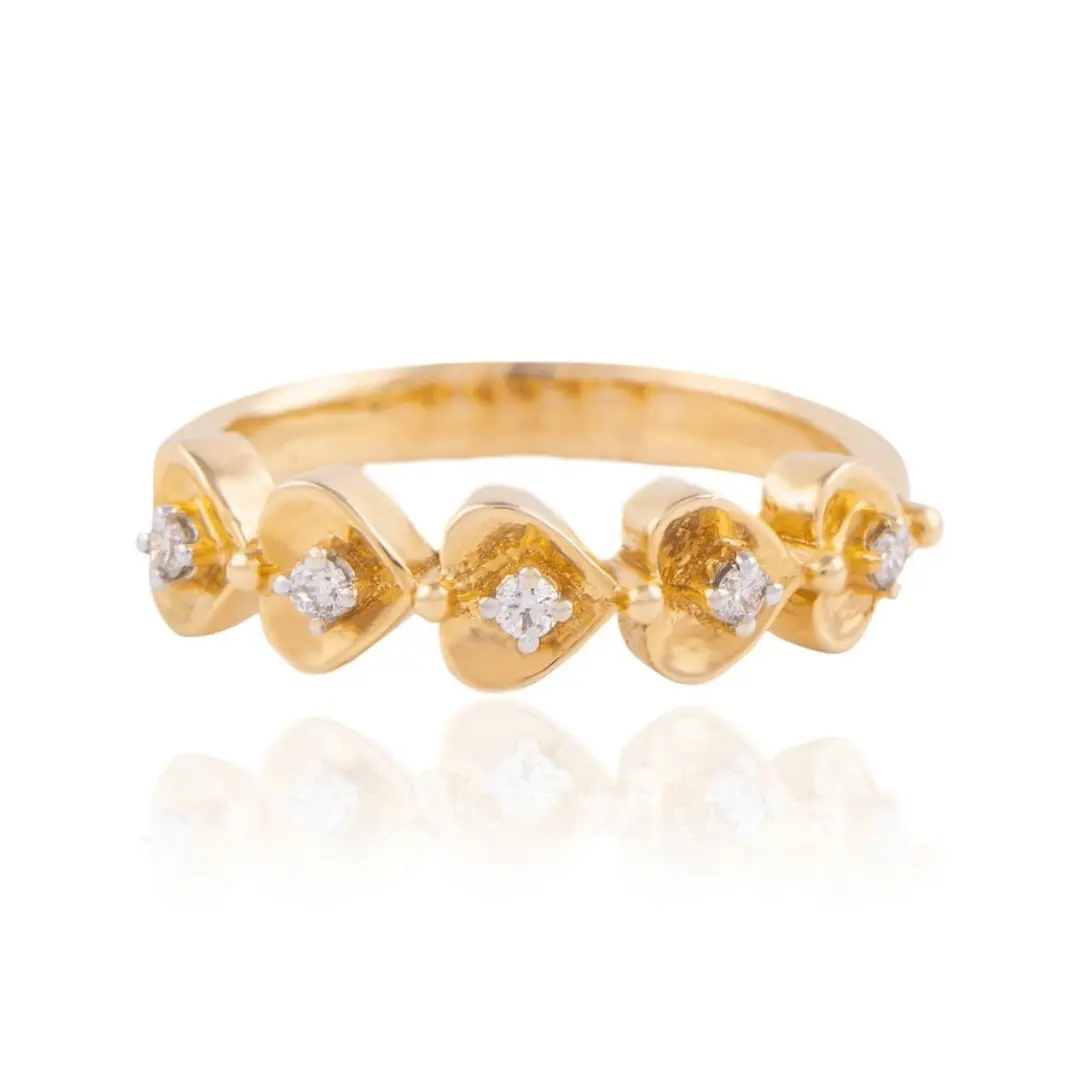 aurielle-diamond-heart-ring-in-18k-gold